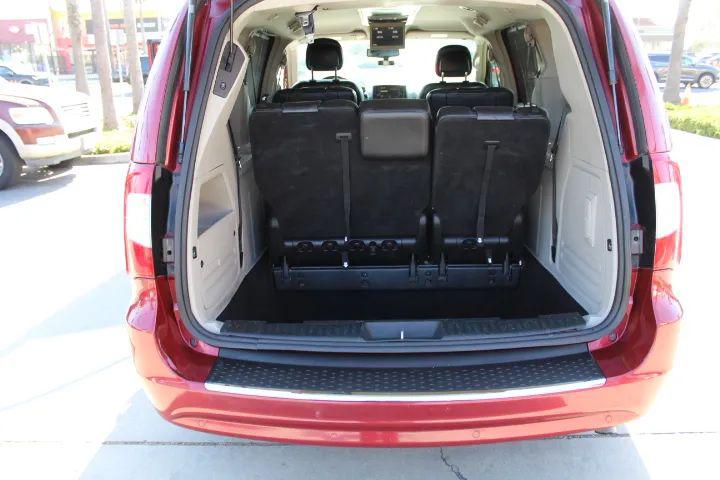 2015 Chrysler Town & Country Touring-L