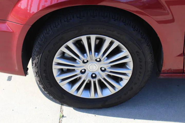 2015 Chrysler Town & Country Touring-L
