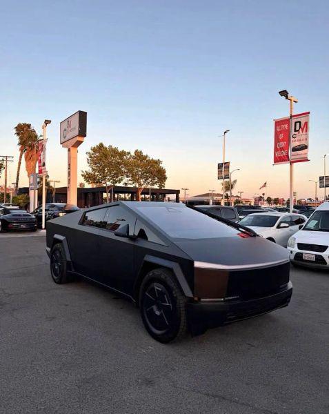 2025 Tesla Cybertruck All-Wheel Drive