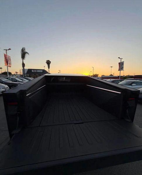 2025 Tesla Cybertruck All-Wheel Drive