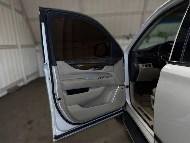 2018 Cadillac Escalade ESV Luxury