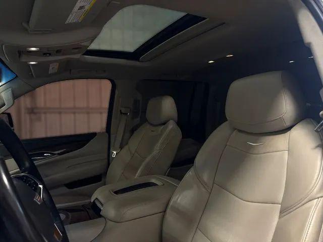 2018 Cadillac Escalade ESV Luxury