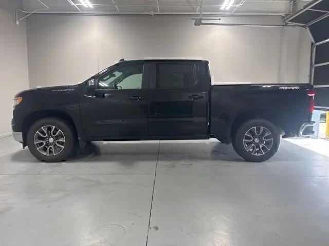 2022 Chevrolet Silverado 1500 4WD Crew Cab Short Bed LT with 2FL