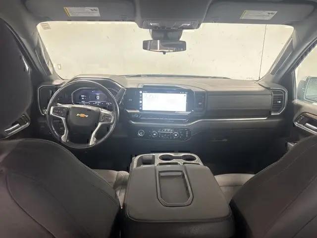 2022 Chevrolet Silverado 1500 4WD Crew Cab Short Bed LT with 2FL