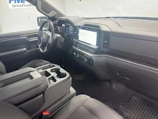 2022 Chevrolet Silverado 1500 4WD Crew Cab Short Bed LT with 2FL