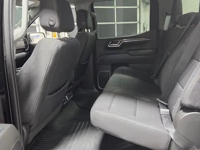 2022 Chevrolet Silverado 1500 4WD Crew Cab Short Bed LT with 2FL