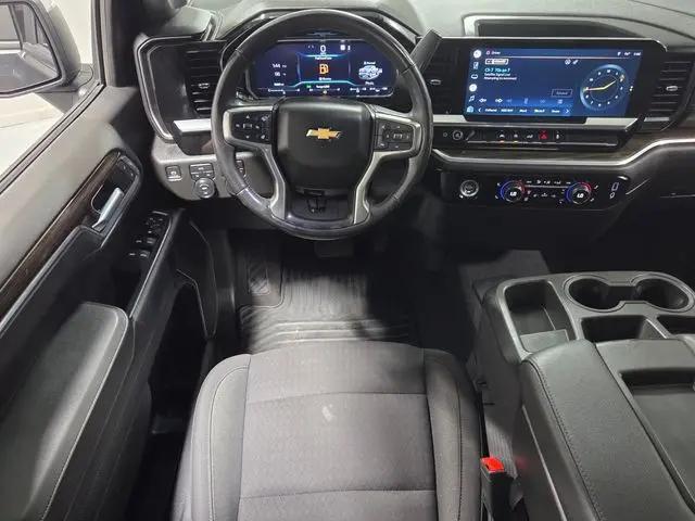 2022 Chevrolet Silverado 1500 4WD Crew Cab Short Bed LT with 2FL
