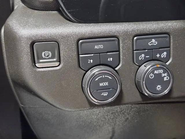 2022 Chevrolet Silverado 1500 4WD Crew Cab Short Bed LT with 2FL