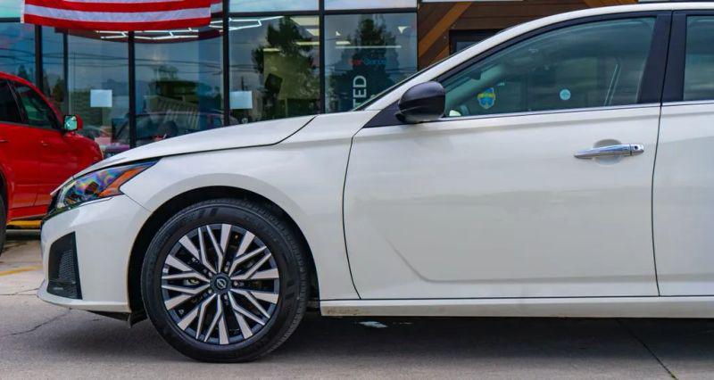 2025 Nissan Altima SV FWD