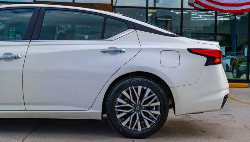 2025 Nissan Altima SV FWD