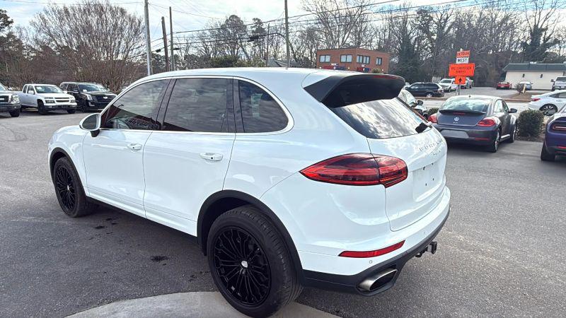 2016 Porsche Cayenne Base