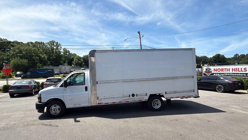 2021 GMC Savana Cutaway Work Van