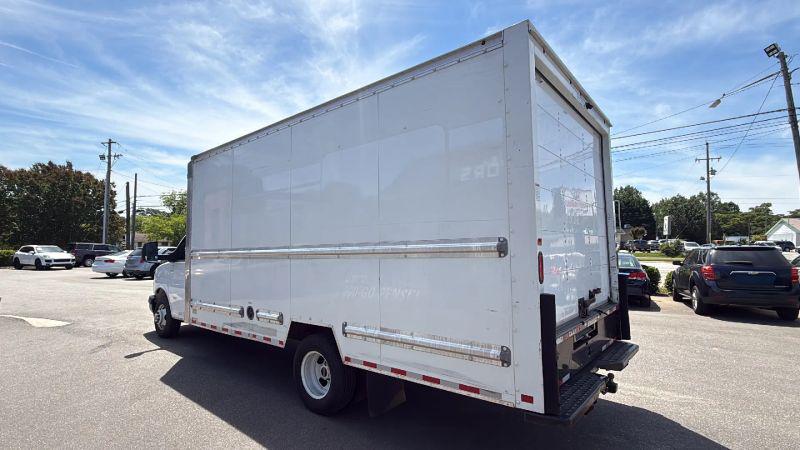 2021 GMC Savana Cutaway Work Van