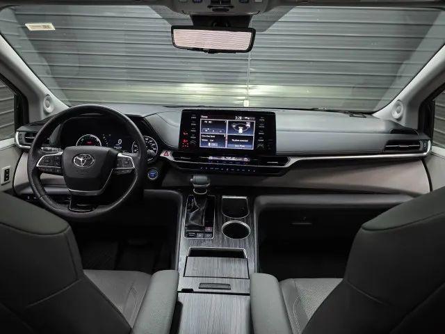 2021 Toyota Sienna Limited