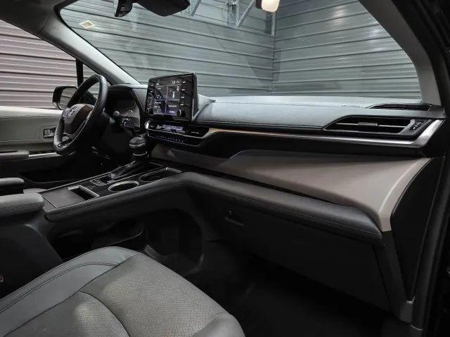 2021 Toyota Sienna Limited