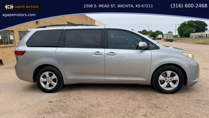2016 Toyota Sienna LE 8 Passenger