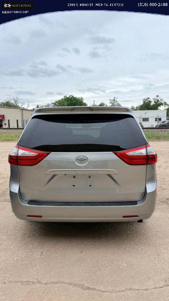 2016 Toyota Sienna LE 8 Passenger
