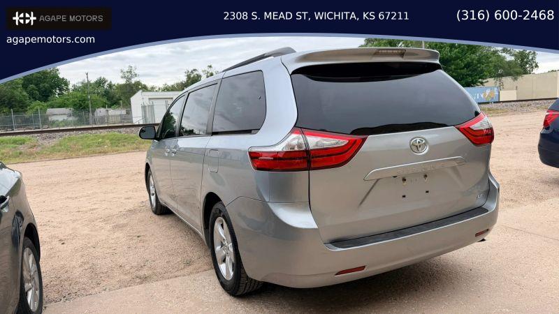 2016 Toyota Sienna LE 8 Passenger
