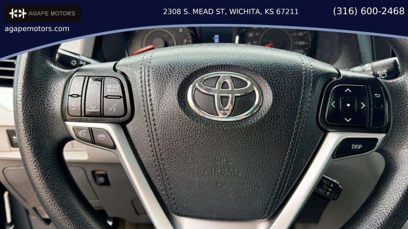 2016 Toyota Sienna LE 8 Passenger