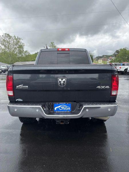 2018 Ram 1500 Big Horn Crew Cab 4x4 5'7" Box