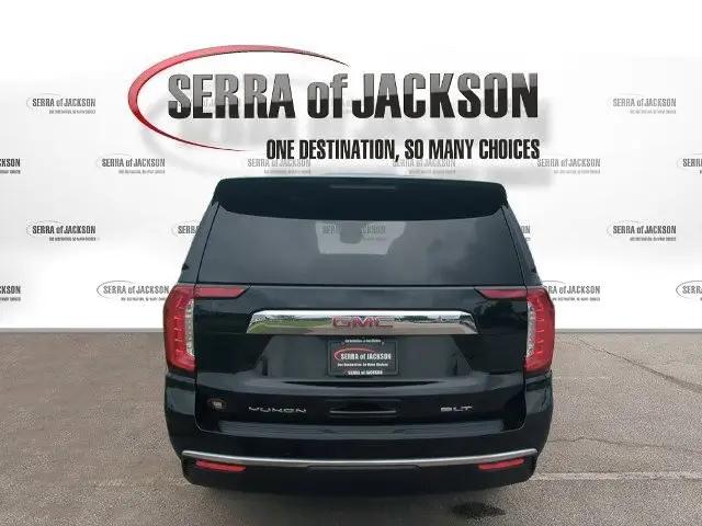 2023 GMC Yukon XL 4WD SLT