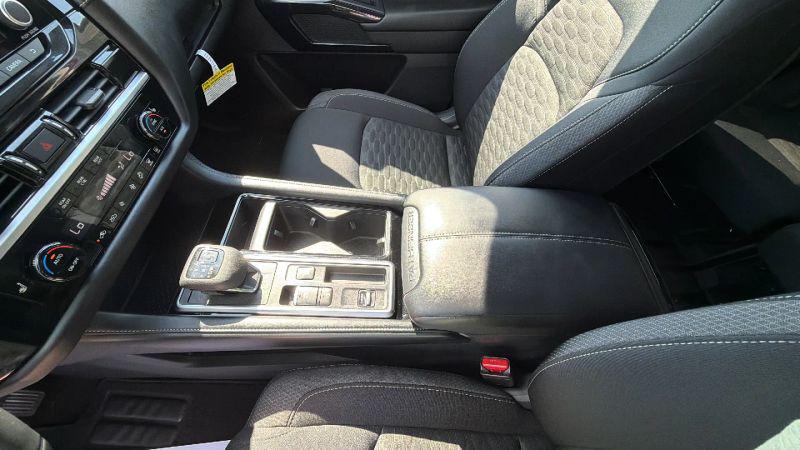 2023 Nissan Pathfinder SV FWD