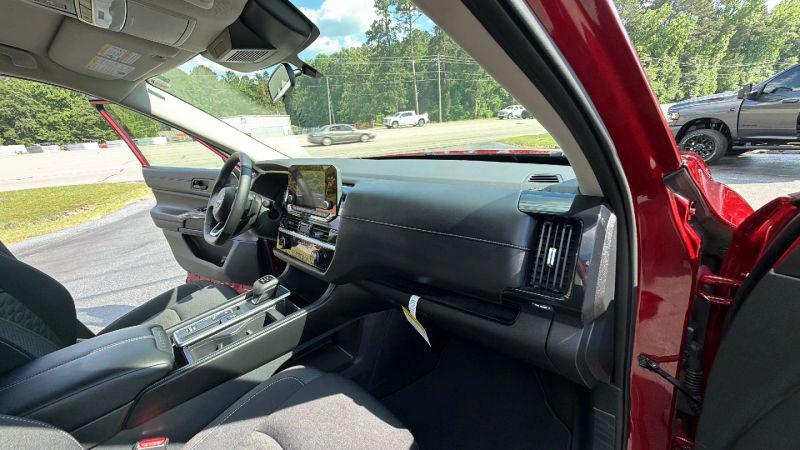 2023 Nissan Pathfinder SV FWD
