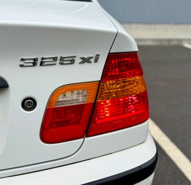 2004 BMW 325xi 325xi