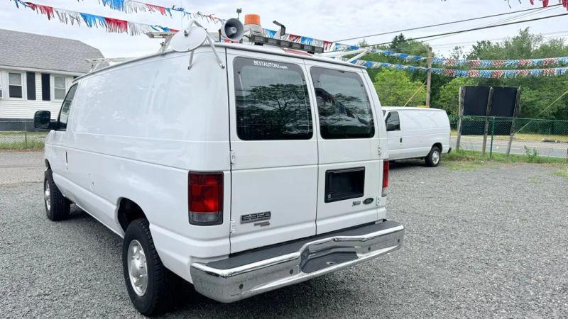 2013 Ford E-350 Super Duty Base