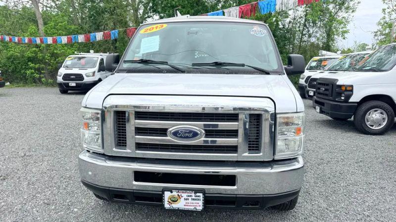 2013 Ford E-350 Super Duty Base