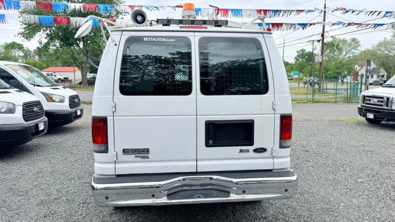 2013 Ford E-350 Super Duty Base