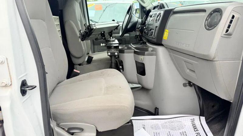 2013 Ford E-350 Super Duty Base