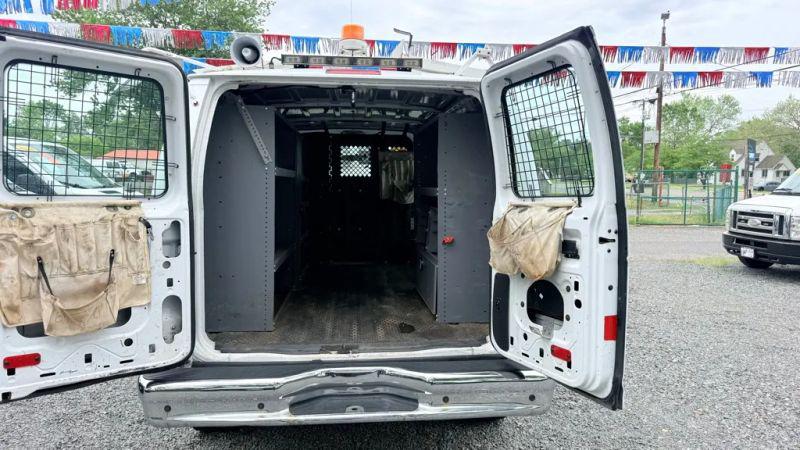 2013 Ford E-350 Super Duty Base