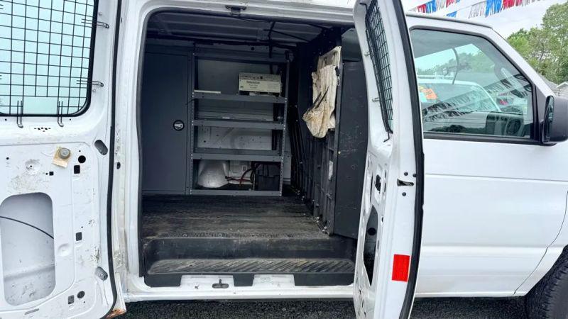 2013 Ford E-350 Super Duty Base