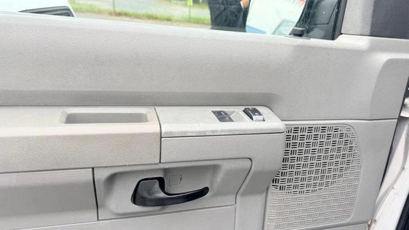 2013 Ford E-350 Super Duty Base