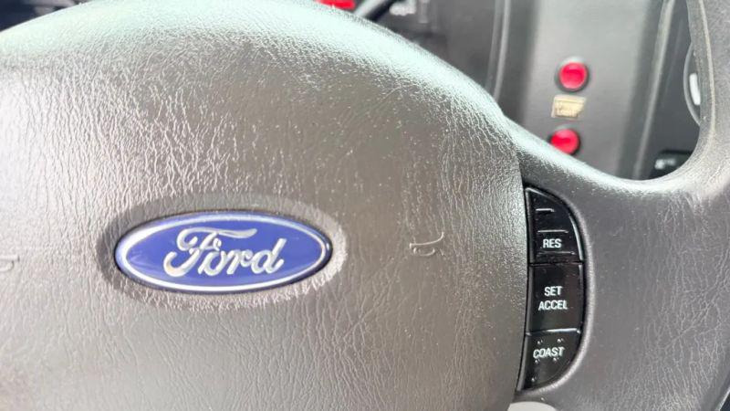 2013 Ford E-350 Super Duty Base