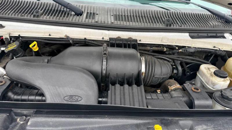 2013 Ford E-350 Super Duty Base
