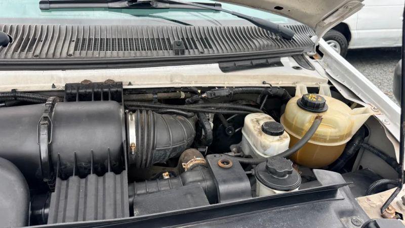 2013 Ford E-350 Super Duty Base