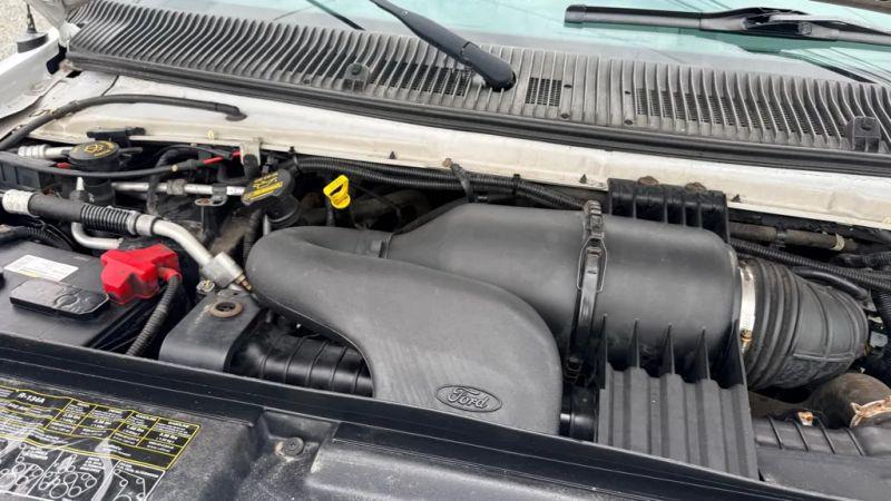 2013 Ford E-350 Super Duty Base