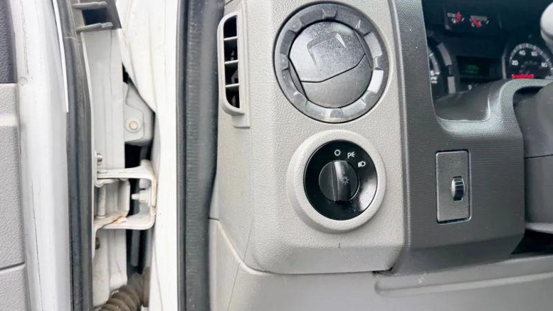 2013 Ford E-350 Super Duty Base