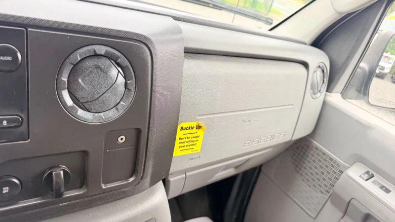 2013 Ford E-350 Super Duty Base