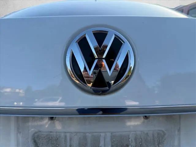 2017 Volkswagen Passat 1.8T SE
