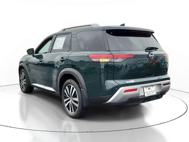 2025 Nissan Pathfinder Platinum 4WD