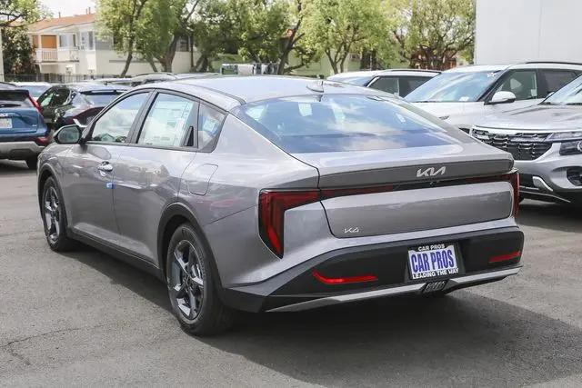 2026 Kia K4 LXS