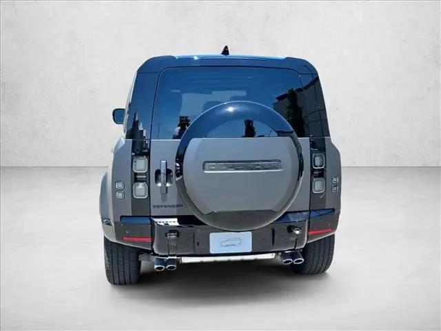 2026 Land Rover Defender P525 V8