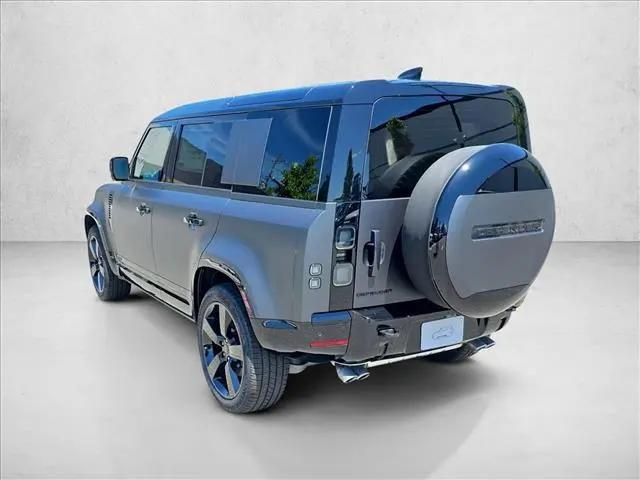 2026 Land Rover Defender P525 V8