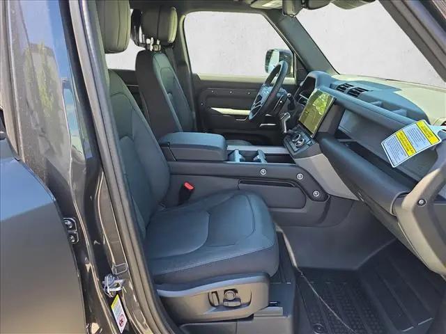 2026 Land Rover Defender P525 V8