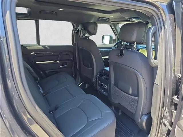 2026 Land Rover Defender P525 V8