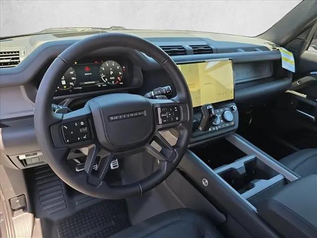 2026 Land Rover Defender P525 V8