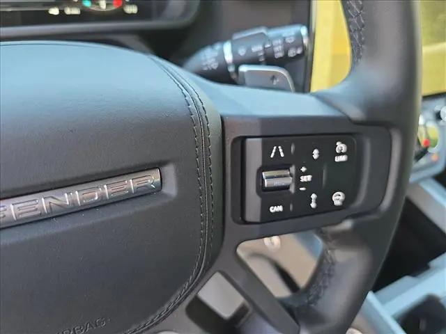 2026 Land Rover Defender P525 V8